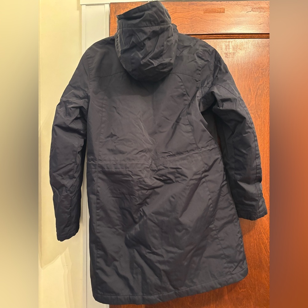 L.L. Bean Black Women’s Winter Warmer Jacket with Hood - size small - Picture 5 of 6